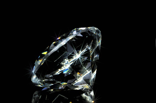 diament biały